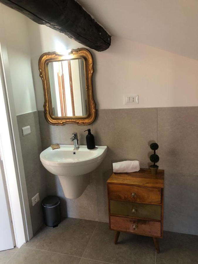 Prestige Sirmione Via Antiche Mura Bagian luar foto