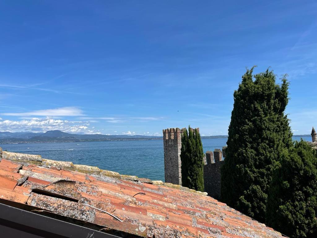 Prestige Sirmione Via Antiche Mura Bagian luar foto